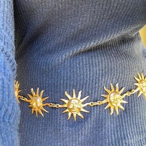 Super cute vintage ‘sun’ chain belt